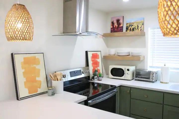 Serene Modern Home Backdoor With Great Wifi, Games, Movies, Patio Seating And Bbq Easy Access To North Joshua Tree National Park In 10 Minutes Twentynine Palms Zewnętrze zdjęcie