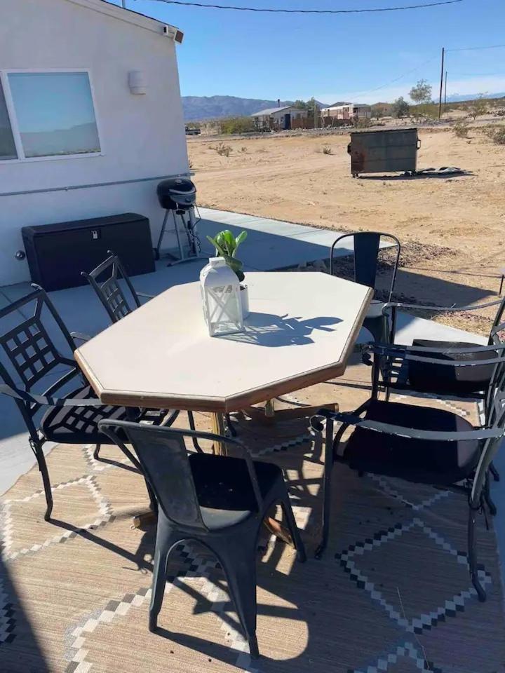 Serene Modern Home Backdoor With Great Wifi, Games, Movies, Patio Seating And Bbq Easy Access To North Joshua Tree National Park In 10 Minutes Twentynine Palms Zewnętrze zdjęcie