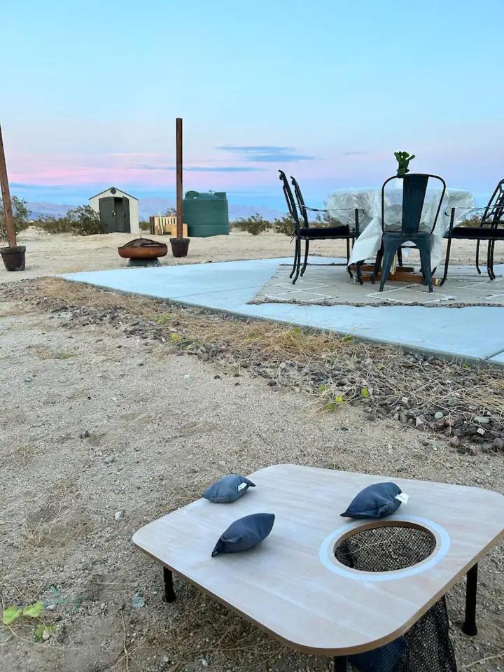 Serene Modern Home Backdoor With Great Wifi, Games, Movies, Patio Seating And Bbq Easy Access To North Joshua Tree National Park In 10 Minutes Twentynine Palms Zewnętrze zdjęcie