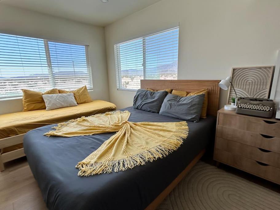 Serene Modern Home Backdoor With Great Wifi, Games, Movies, Patio Seating And Bbq Easy Access To North Joshua Tree National Park In 10 Minutes Twentynine Palms Zewnętrze zdjęcie